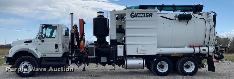 image for item JN9262 2007 International 7600  vacuum truck