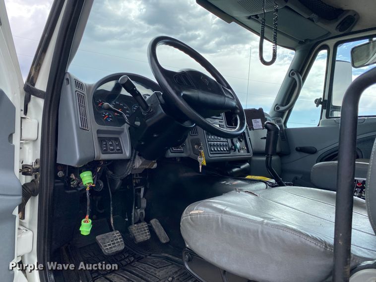 image for item JN9262 2007 International 7600  vacuum truck