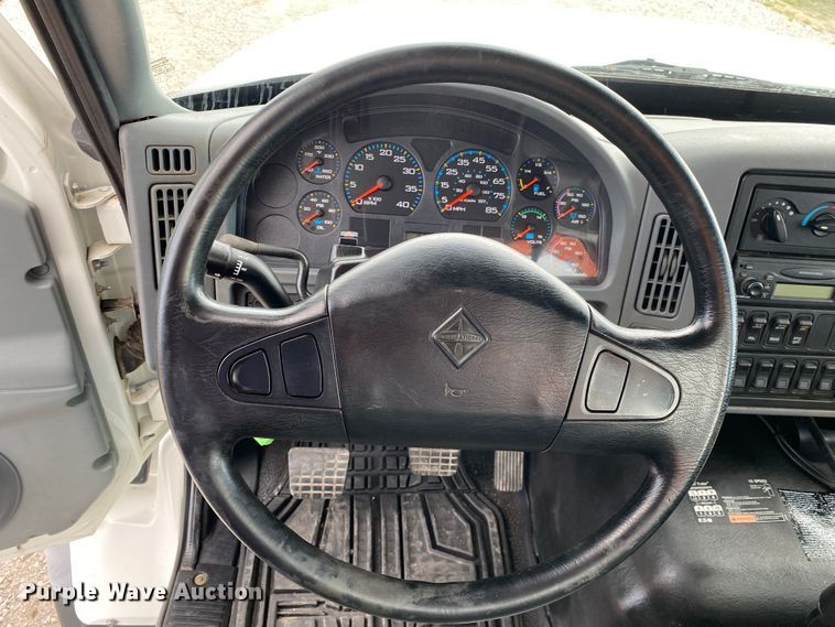 image for item JN9262 2007 International 7600  vacuum truck