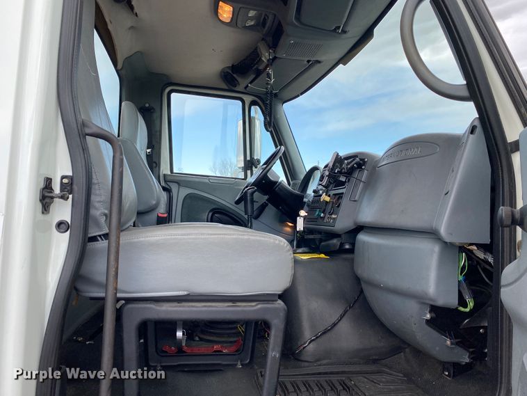 image for item JN9262 2007 International 7600  vacuum truck