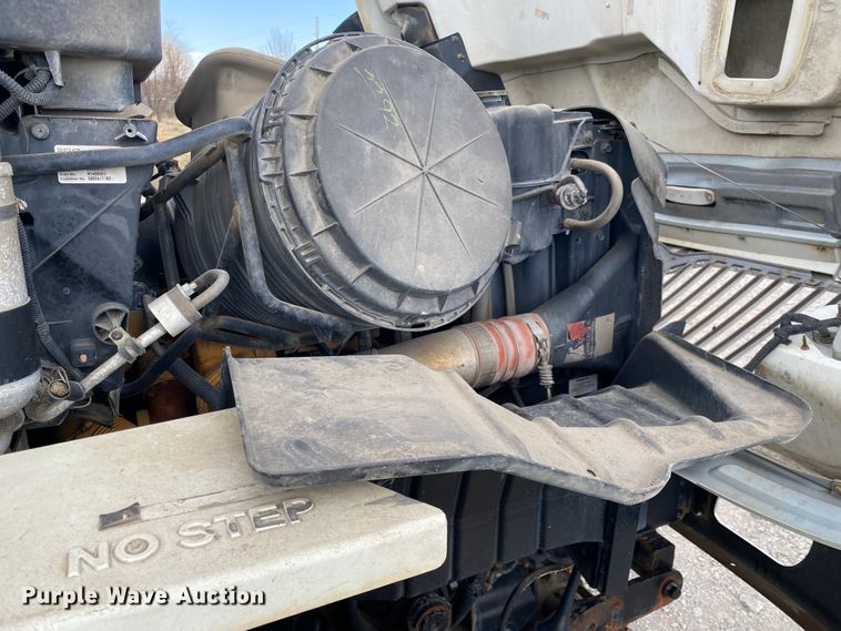 image for item JN9262 2007 International 7600  vacuum truck