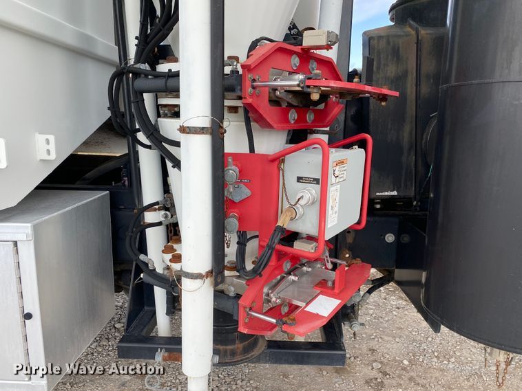 image for item JN9262 2007 International 7600  vacuum truck