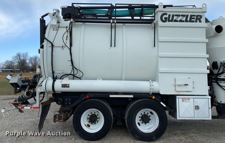 image for item JN9262 2007 International 7600  vacuum truck