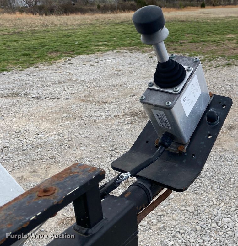 image for item JN9262 2007 International 7600  vacuum truck