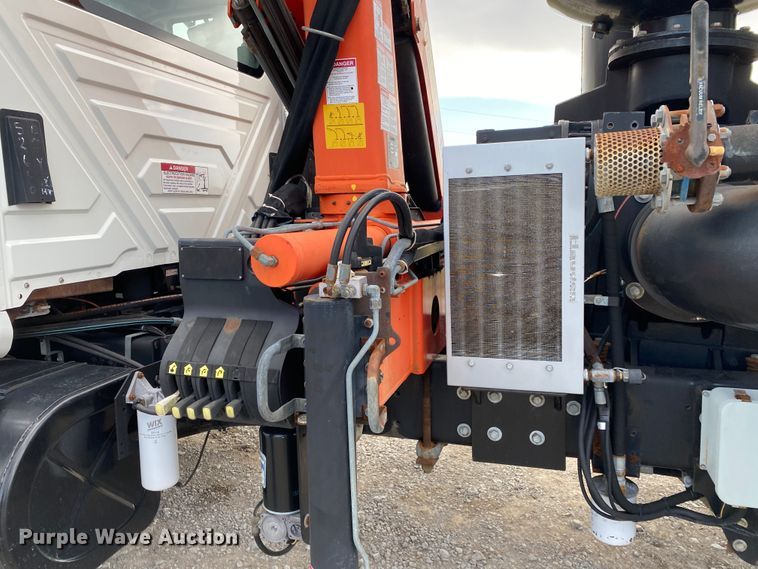 image for item JN9262 2007 International 7600  vacuum truck