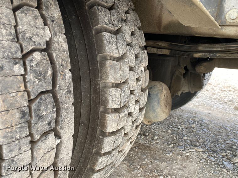 image for item JN9262 2007 International 7600  vacuum truck