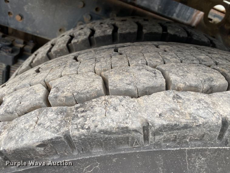 image for item JN9262 2007 International 7600  vacuum truck