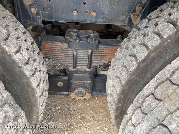 image for item JN9262 2007 International 7600  vacuum truck