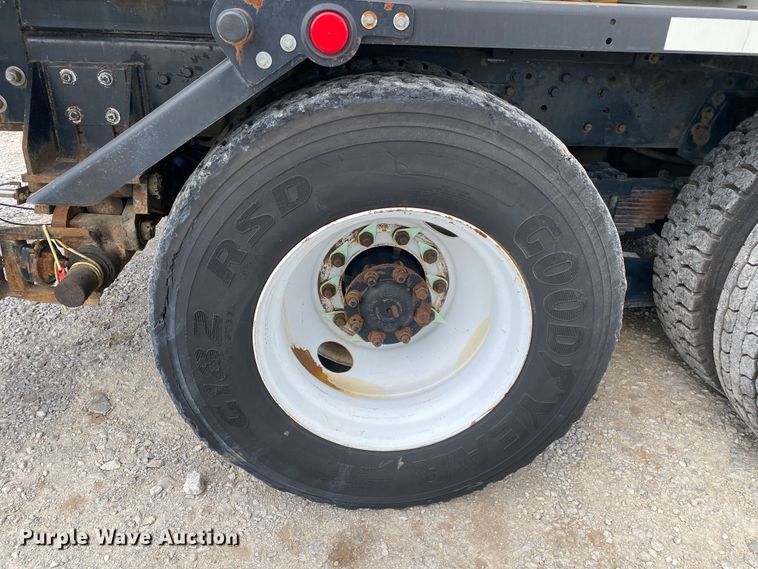 image for item JN9262 2007 International 7600  vacuum truck