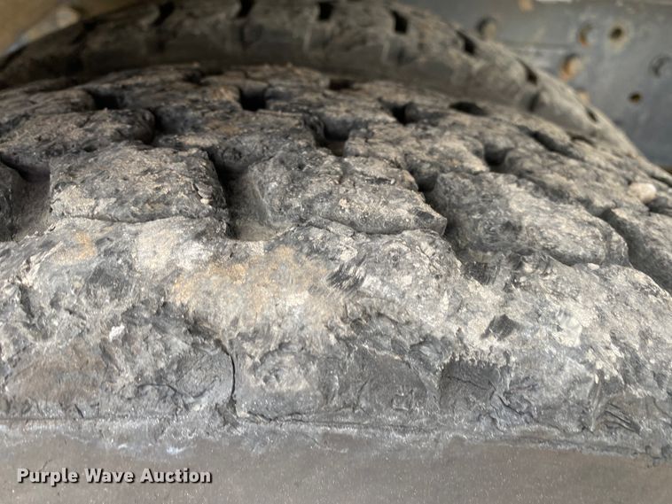 image for item JN9262 2007 International 7600  vacuum truck