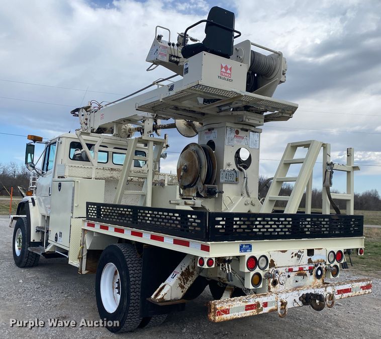 image for item JN9263 2000 Freightliner FL80  digger derrick truck