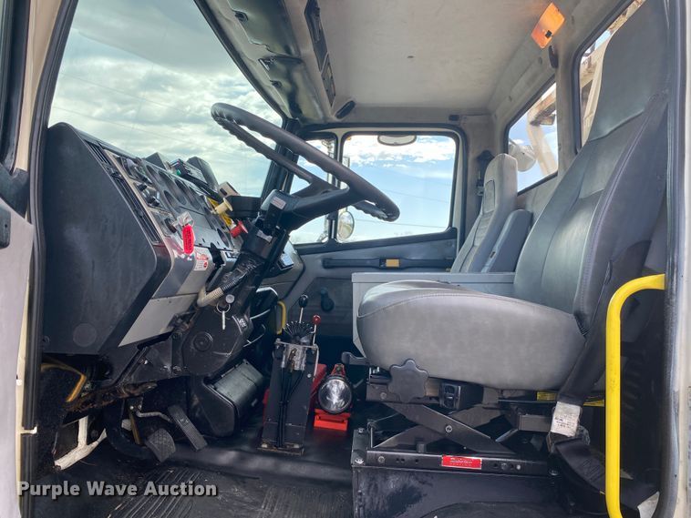 image for item JN9263 2000 Freightliner FL80  digger derrick truck