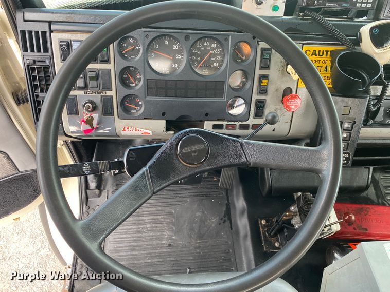 image for item JN9263 2000 Freightliner FL80  digger derrick truck