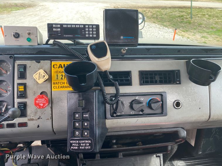 image for item JN9263 2000 Freightliner FL80  digger derrick truck