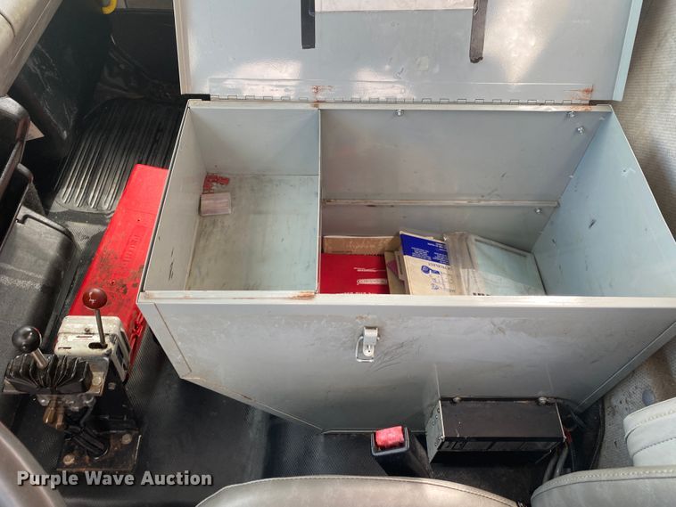 image for item JN9263 2000 Freightliner FL80  digger derrick truck