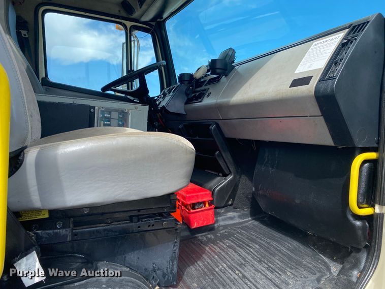 image for item JN9263 2000 Freightliner FL80  digger derrick truck