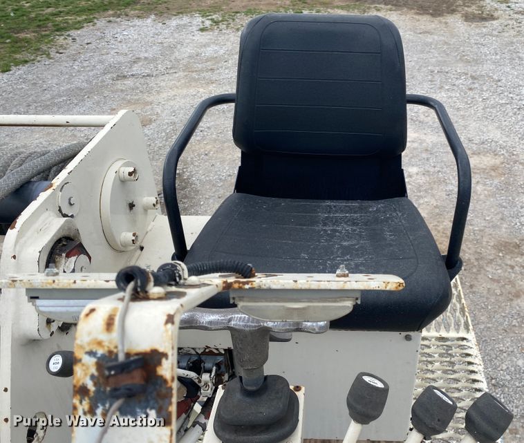 image for item JN9263 2000 Freightliner FL80  digger derrick truck