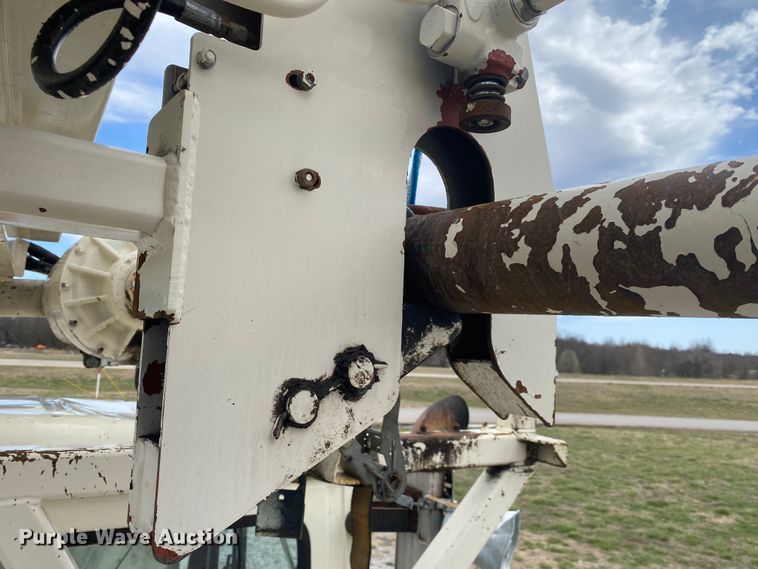 image for item JN9263 2000 Freightliner FL80  digger derrick truck