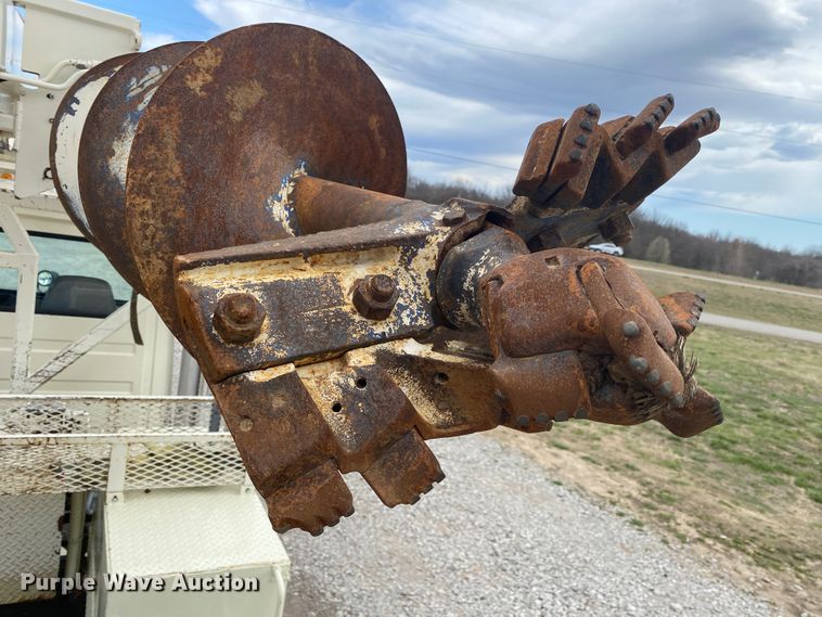 image for item JN9263 2000 Freightliner FL80  digger derrick truck