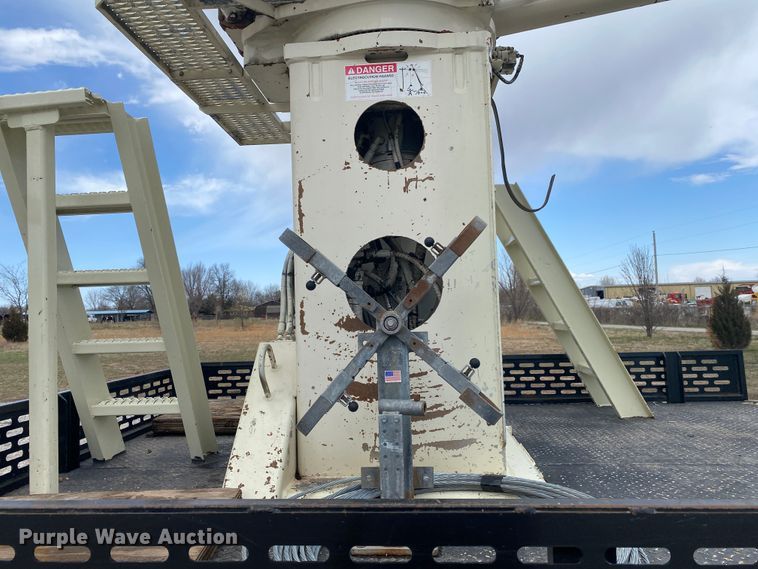 image for item JN9263 2000 Freightliner FL80  digger derrick truck