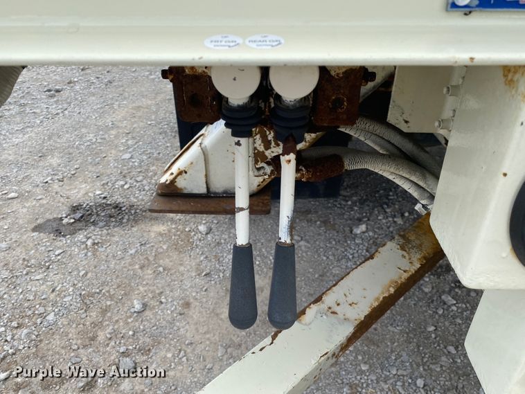 image for item JN9263 2000 Freightliner FL80  digger derrick truck