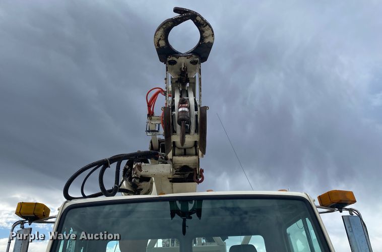 image for item JN9263 2000 Freightliner FL80  digger derrick truck