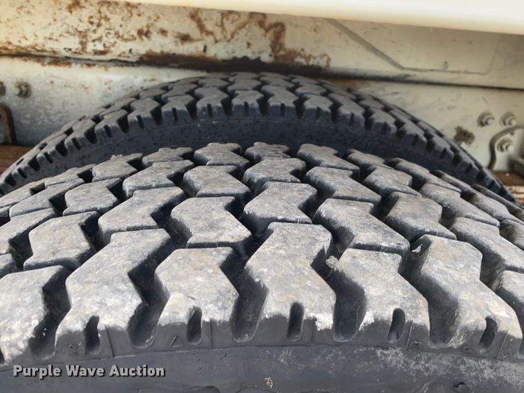 image for item JN9263 2000 Freightliner FL80  digger derrick truck