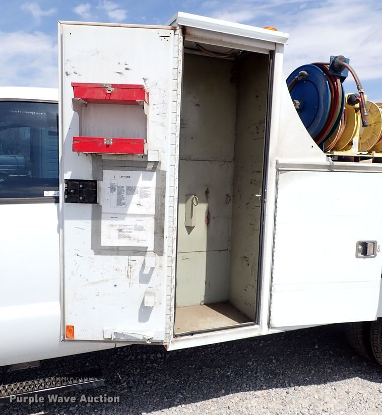 image for item JO9598 2011 Ford F550 Super Duty  utility / service truck