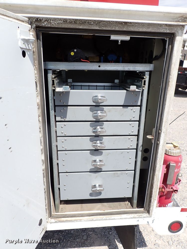 image for item JO9598 2011 Ford F550 Super Duty  utility / service truck