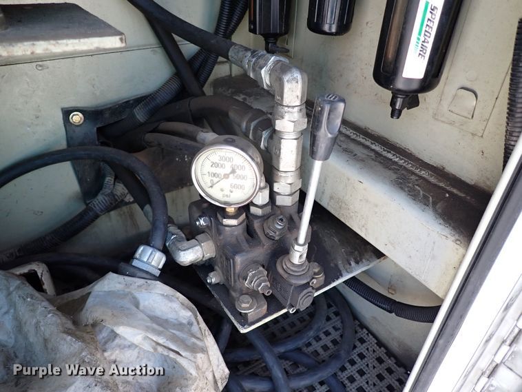 image for item JO9598 2011 Ford F550 Super Duty  utility / service truck