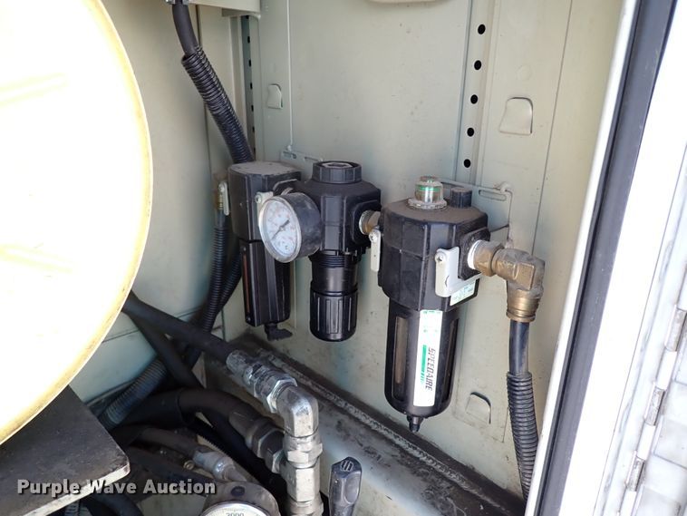 image for item JO9598 2011 Ford F550 Super Duty  utility / service truck