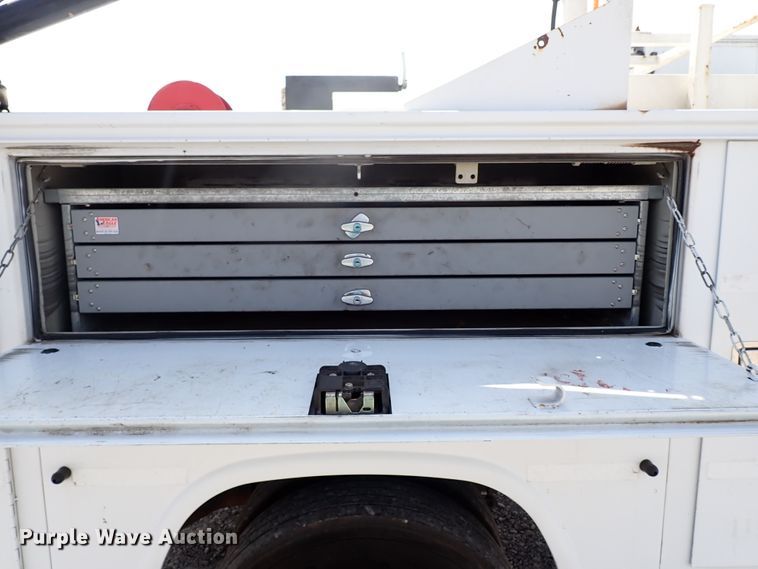 image for item JO9598 2011 Ford F550 Super Duty  utility / service truck