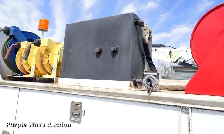 image for item JO9598 2011 Ford F550 Super Duty  utility / service truck