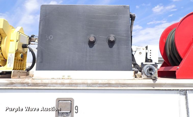 image for item JO9598 2011 Ford F550 Super Duty  utility / service truck