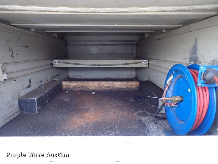 image for item JO9598 2011 Ford F550 Super Duty  utility / service truck