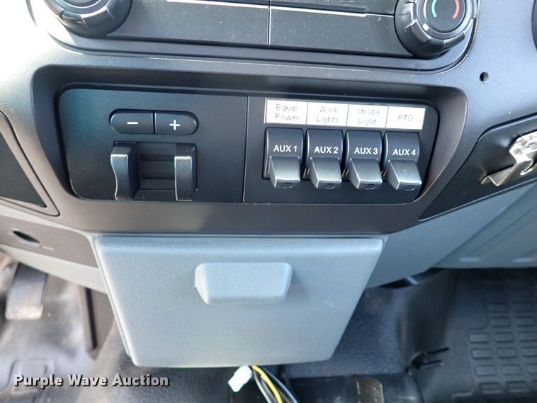 image for item JO9598 2011 Ford F550 Super Duty  utility / service truck