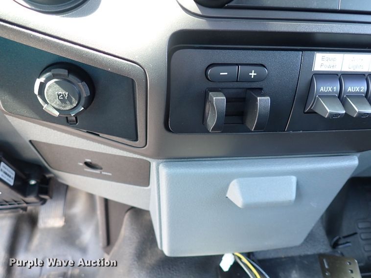 image for item JO9598 2011 Ford F550 Super Duty  utility / service truck