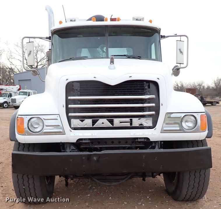 image for item JO9640 2002 Mack CV713 Granite  hydrovac truck