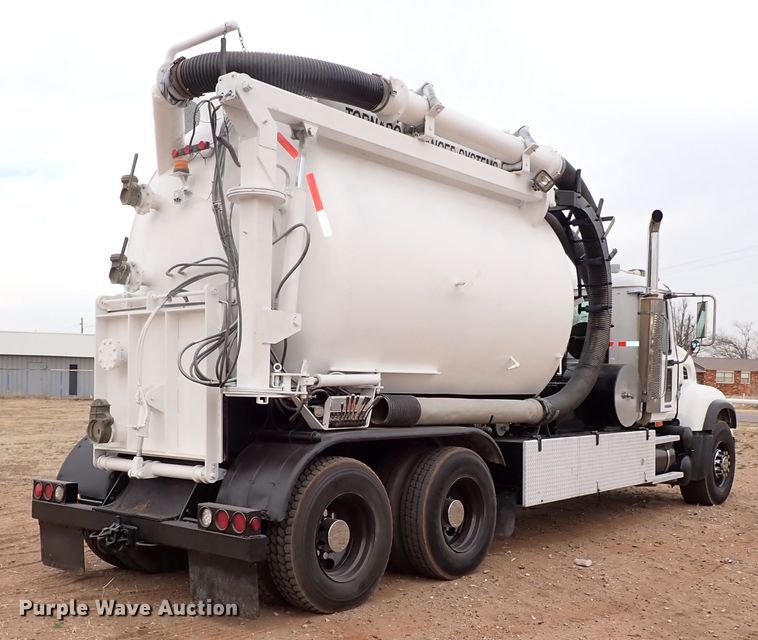 image for item JO9640 2002 Mack CV713 Granite  hydrovac truck