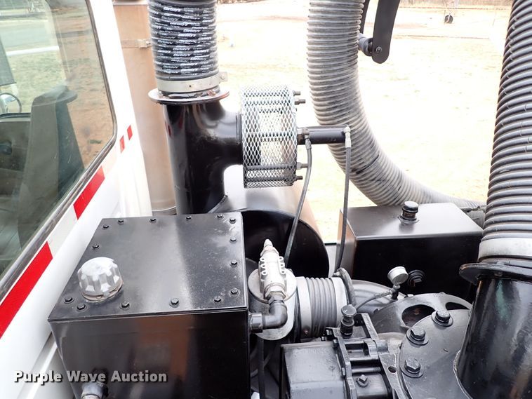 image for item JO9640 2002 Mack CV713 Granite  hydrovac truck