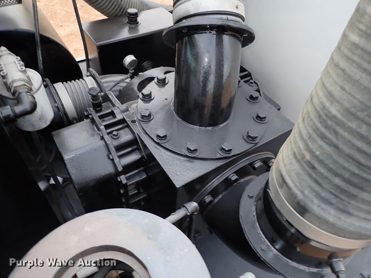 image for item JO9640 2002 Mack CV713 Granite  hydrovac truck