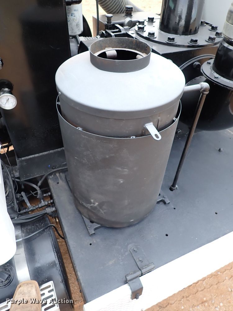 image for item JO9640 2002 Mack CV713 Granite  hydrovac truck