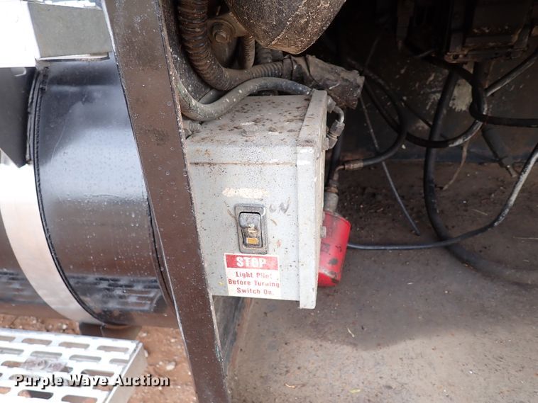 image for item JO9640 2002 Mack CV713 Granite  hydrovac truck