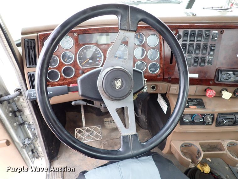 image for item JO9640 2002 Mack CV713 Granite  hydrovac truck