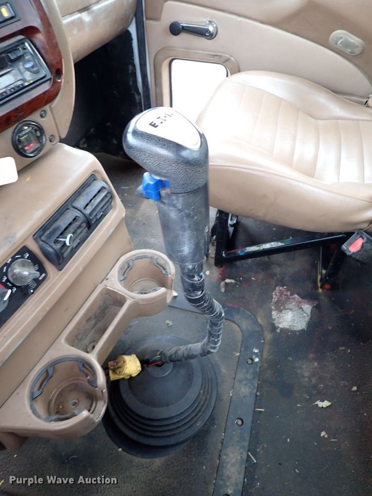 image for item JO9640 2002 Mack CV713 Granite  hydrovac truck