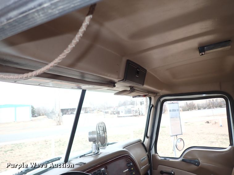 image for item JO9640 2002 Mack CV713 Granite  hydrovac truck