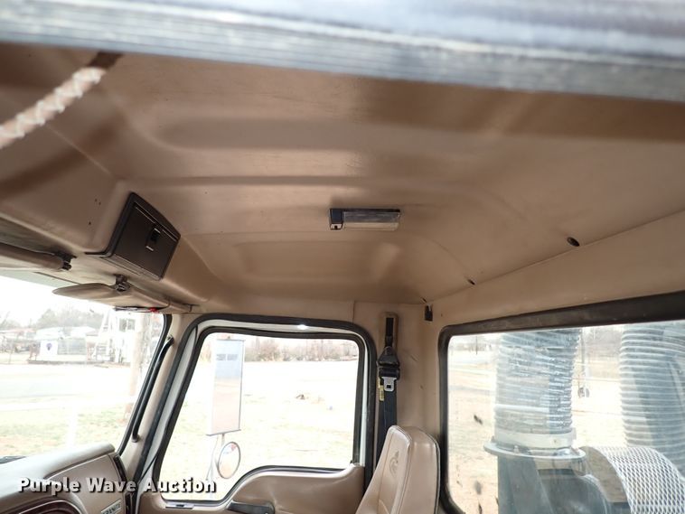 image for item JO9640 2002 Mack CV713 Granite  hydrovac truck