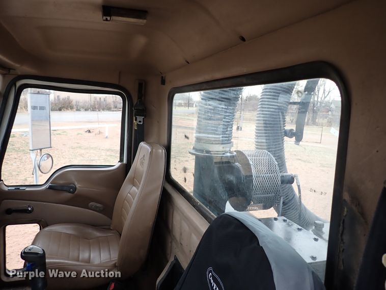 image for item JO9640 2002 Mack CV713 Granite  hydrovac truck