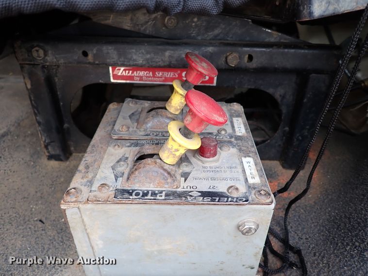 image for item JO9640 2002 Mack CV713 Granite  hydrovac truck