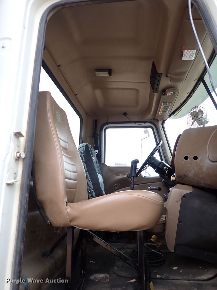 image for item JO9640 2002 Mack CV713 Granite  hydrovac truck